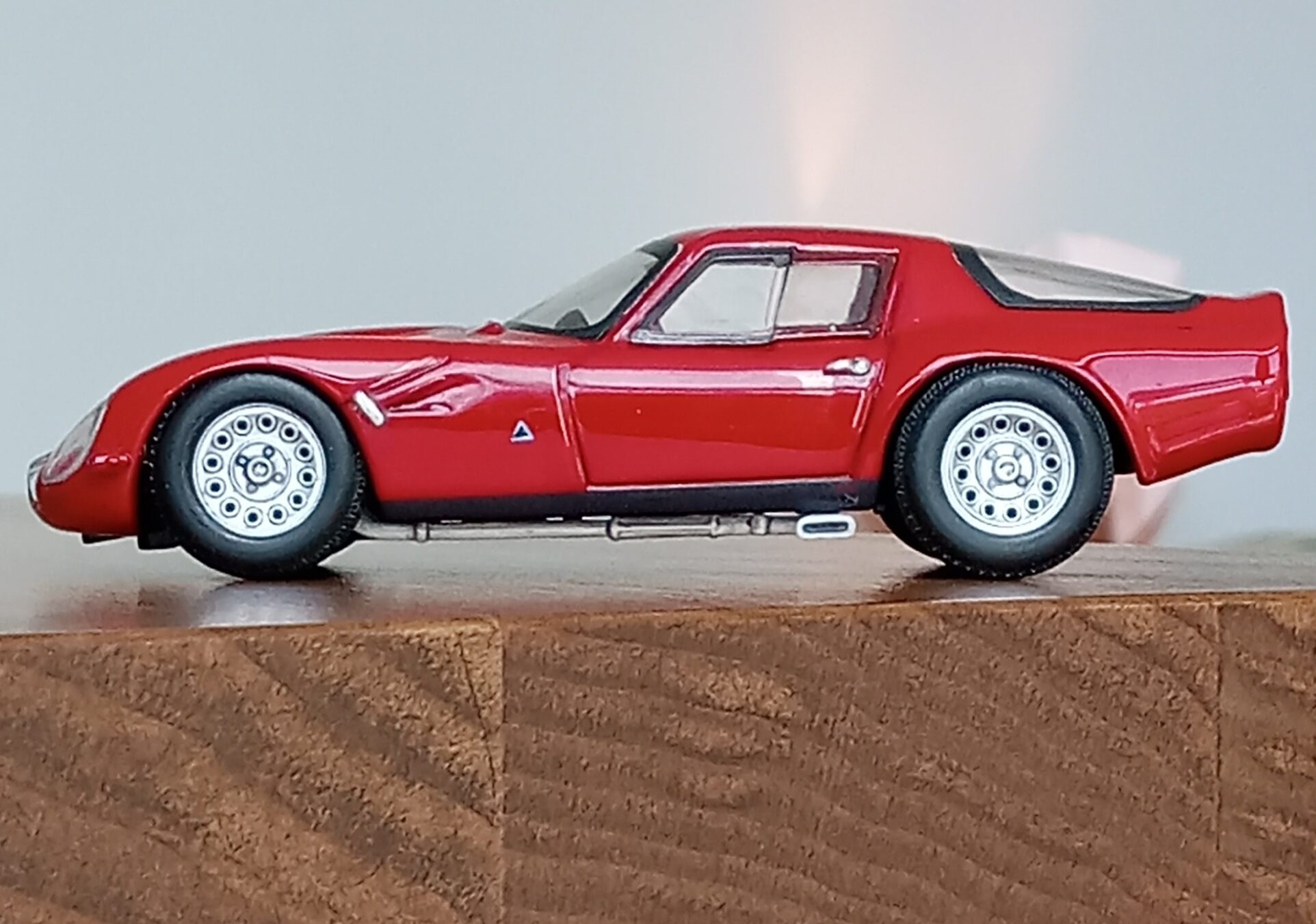 BBR アルファ・ロメオ　TZ2 クーペ　1965年　レッド AUTOart-1-18-Alfa-Romeo-TZ2-